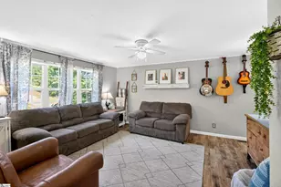 210 Sunnyside Dr, Greer, SC 29651 - Photo 12