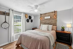 210 Sunnyside Dr, Greer, SC 29651 - Photo 4