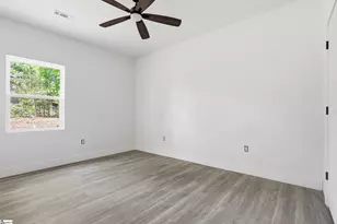1077 Country Club Rd, Pickens, SC 29671 - Photo 10