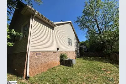 106 Meadowinds Drive, Spartanburg, SC 29306 - Photo 2