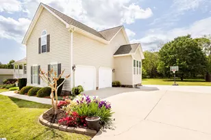 405 Saddlebred Dr, Pelzer, SC 29669 - Photo 4