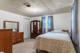 950 N Logan St, Gaffney, SC 29341 - Photo 14