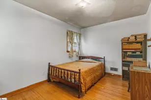 950 N Logan St, Gaffney, SC 29341 - Photo 12