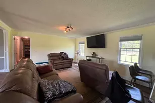 927 Cardinal Dr, Easley, SC 29642 - Photo 8