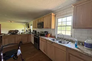 927 Cardinal Dr, Easley, SC 29642 - Photo 12