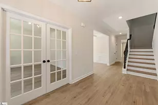 212 Sherwood Dr, Anderson, SC 29621 - Photo 2
