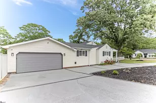 201 S Pliney Cir, Simpsonville, SC 29681 - Photo 2