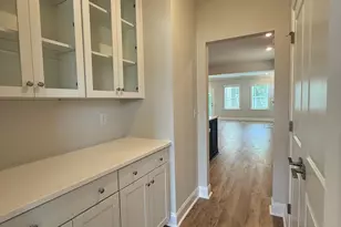 335 Goldenrod Ct, Seneca, SC 29678 - Photo 4