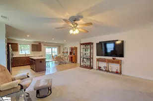 688 Hardwood Dr, Boiling Springs, SC 29316 - Photo 10