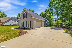 825 Brielle Ct, Simpsonville, SC 29681 - Photo 2