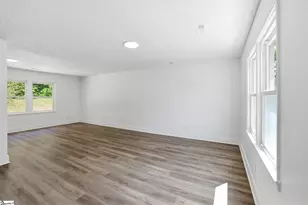 388 Vanderbilt Rd, Spartanburg, SC 29301 - Photo 8