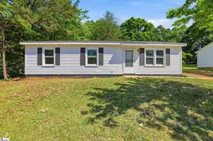 388 Vanderbilt Rd, Spartanburg, SC 29301 - Photo 1