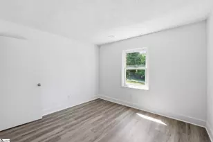 388 Vanderbilt Rd, Spartanburg, SC 29301 - Photo 18