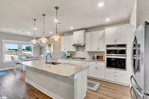 153 Enclave Dr, Greer, SC 29651 - Photo 6