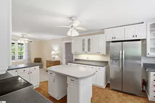 556 Club Dr, Greenville, SC 29611 - Photo 10