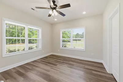 401 Grand Harbor Boulevard, Ninety Six, SC 29666 - Photo 4