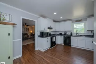 504 Cunningham Rd, Taylors, SC 29687 - Photo 14