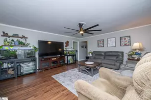 504 Cunningham Rd, Taylors, SC 29687 - Photo 10