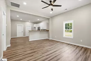 402 Elm St, Gaffney, SC 29340 - Photo 10