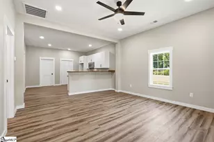 402 Elm St, Gaffney, SC 29340 - Photo 10