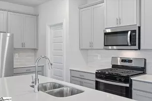 705 Parry Ct, Woodruff, SC 29388 - Photo 10