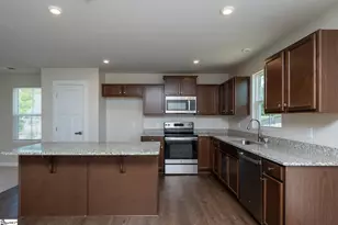934 Blue Willow Ct, Spartanburg, SC 29302 - Photo 4