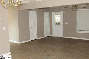 26 Seaside Ln, Greer, SC 29650 - Photo 2