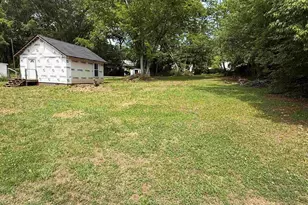 318 Cora St, Laurens, SC 29360 - Photo 4