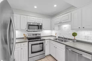 925 Cleveland St, Greenville, SC 29601 - Photo 6