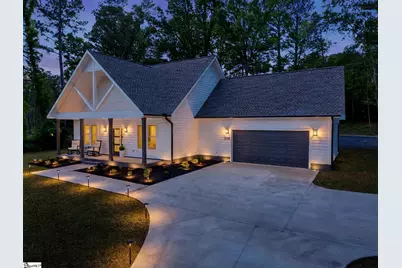 208 Pinehaven Street, Laurens, SC 29360 - Photo 2
