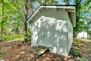 208 Pinehaven St, Laurens, SC 29360 - Photo 46