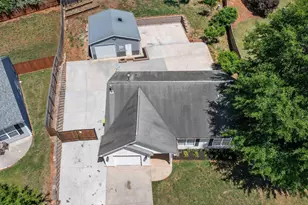208 Ashley Danielle Dr, Duncan, SC 29334 - Photo 2