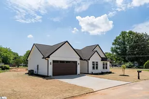 100 Cottage St, Wellford, SC 29385 - Photo 2
