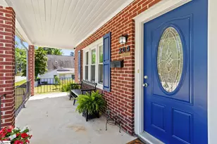 204 S Holland St, Clinton, SC 29325 - Photo 2
