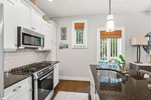 325 Hampton Ave, Greenville, SC 29601 - Photo 18