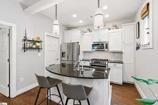 325 Hampton Ave, Greenville, SC 29601 - Photo 16