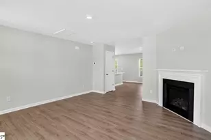 3 Bourn Dr, Simpsonville, SC 29680 - Photo 6