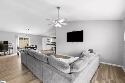 1302 Autumn Glen Court, Fountain Inn, SC 29644 - Photo 4