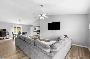 1302 Autumn Glen Ct, Fountain Inn, SC 29644 - Photo 4