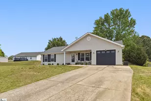 1302 Autumn Glen Ct, Fountain Inn, SC 29644 - Photo 2