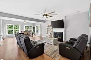 39 Santee Ct, Simpsonville, SC 29680 - Photo 6
