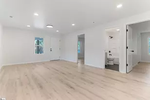 137 Forest St, Greer, SC 29650 - Photo 10