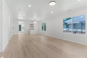 137 Forest St, Greer, SC 29650 - Photo 6