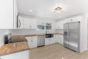 137 Forest St, Greer, SC 29650 - Photo 14
