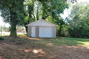 137 Forest St, Greer, SC 29650 - Photo 32