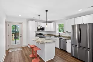 9 McDade St, Greenville, SC 29611 - Photo 8