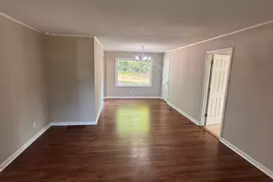 385 Wall St, Campobello, SC 29322 - Photo 16