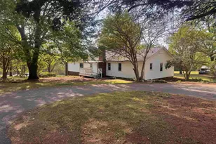 385 Wall St, Campobello, SC 29322 - Photo 8