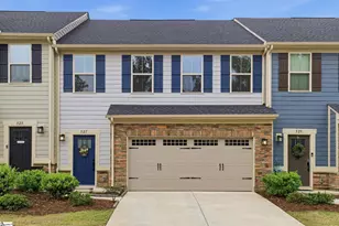527 Martin Crk Dr, Simpsonville, SC 29680 - Photo 1