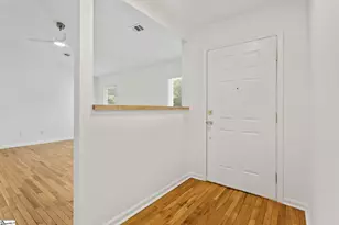 401 Belcross Dr, Simpsonville, SC 29681 - Photo 2
